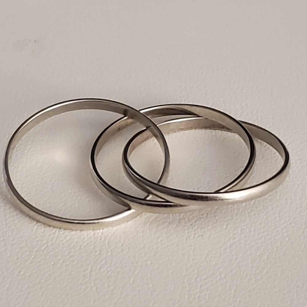 Sterling Silver Three Interlocking Rings - Picture 2 of 5